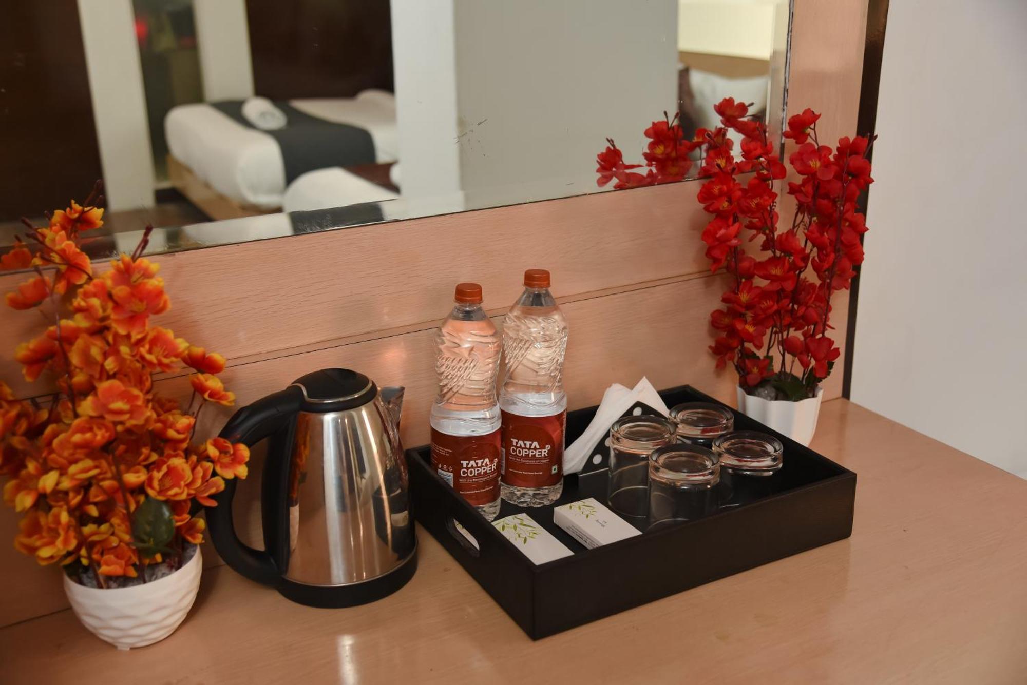 Hotel The Emporio A Boutique Rooms Near Anand Vihar Vaishali Ghaziabad Exterior foto