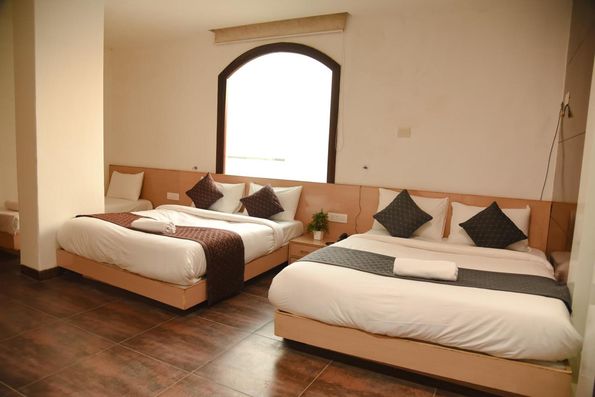 Hotel The Emporio A Boutique Rooms Near Anand Vihar Vaishali Ghaziabad Exterior foto
