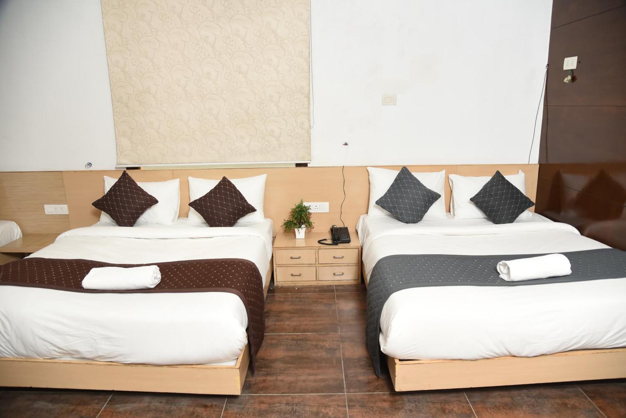 Hotel The Emporio A Boutique Rooms Near Anand Vihar Vaishali Ghaziabad Exterior foto