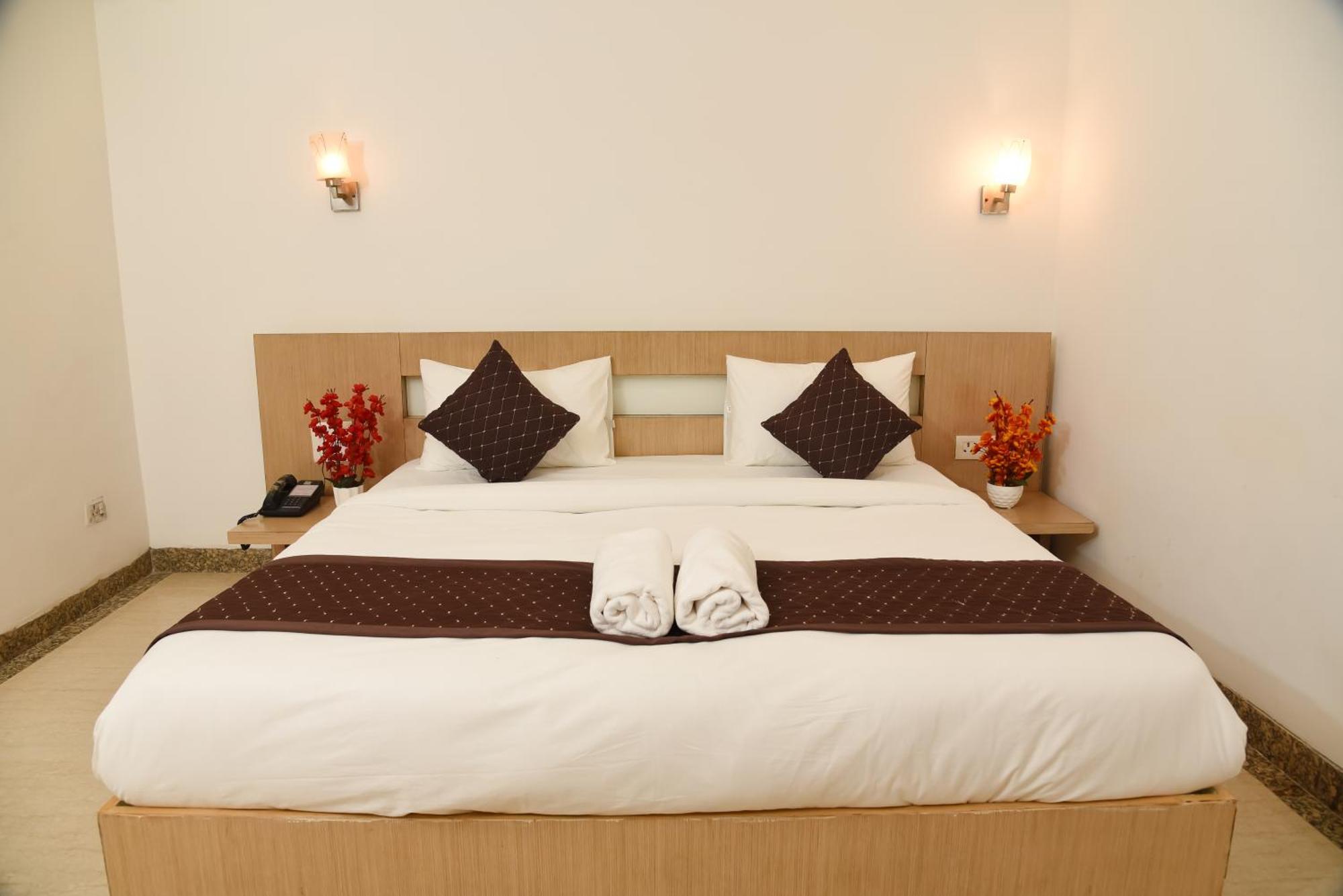 Hotel The Emporio A Boutique Rooms Near Anand Vihar Vaishali Ghaziabad Exterior foto