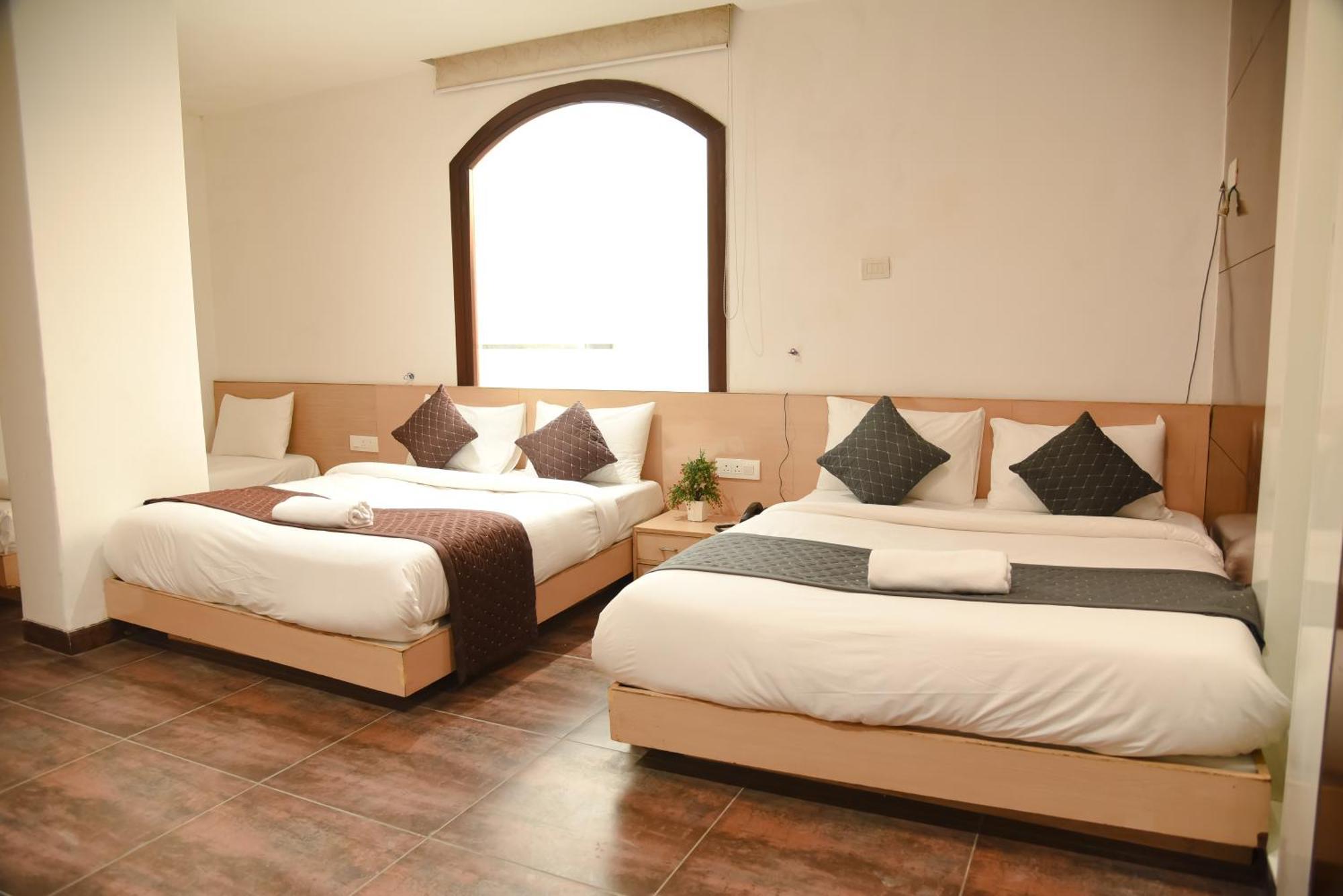 Hotel The Emporio A Boutique Rooms Near Anand Vihar Vaishali Ghaziabad Exterior foto